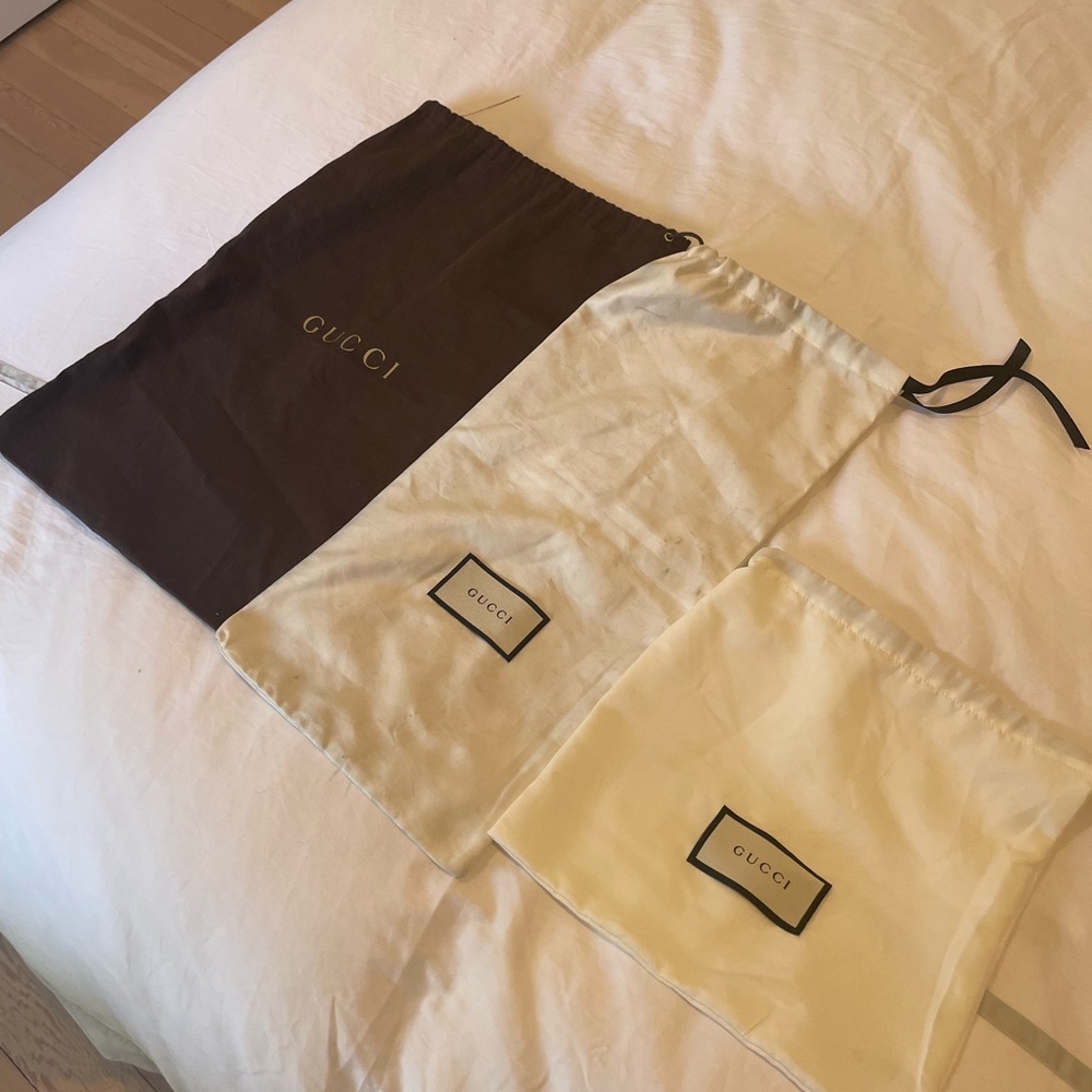 Gucci dust bags - array